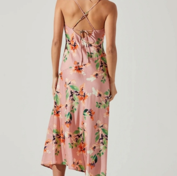 New Astr the Label Gaia Cowl Neck Tie Back Blush Floral Sun Dress Sundre… - Picture 2 of 11